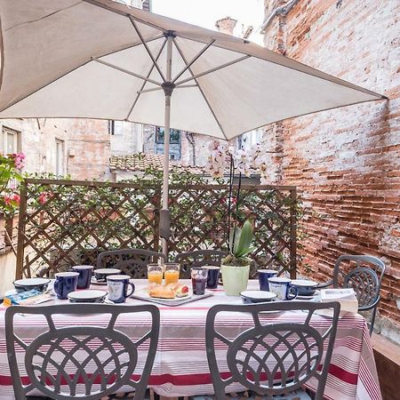 La Delizia Central Apartment Λούκα Εξωτερικό φωτογραφία